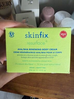 Skinfix Resurface+ AHA/BHA Renewing Body Cream - Lime Green